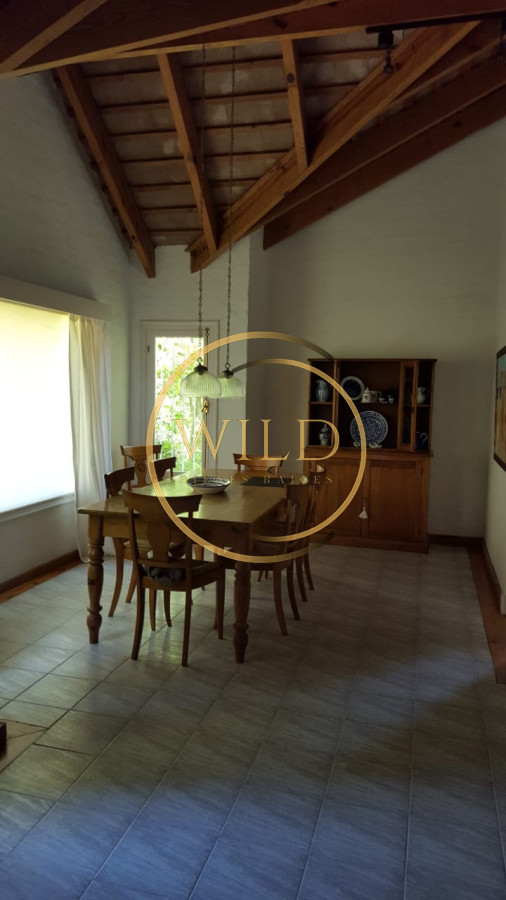 Casa ID.1848 - Excelente casa en alquiler en zona residencial!!! Consulte!!