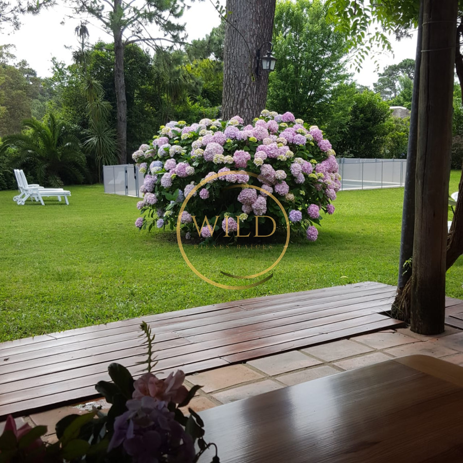 Casa ID.1848 - Excelente casa en alquiler en zona residencial!!! Consulte!!