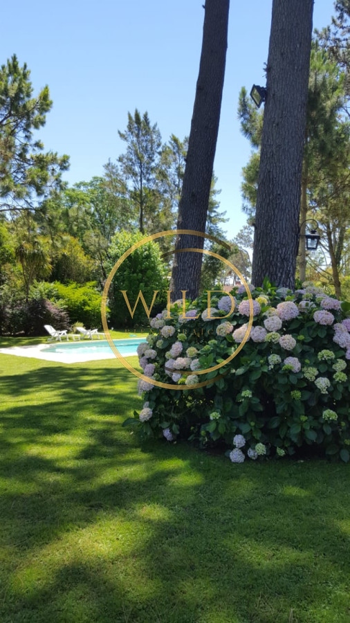 Casa ID.1848 - Excelente casa en alquiler en zona residencial!!! Consulte!!