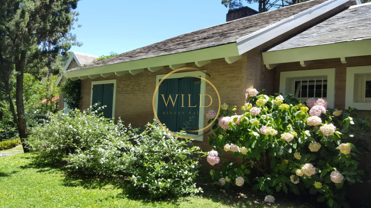 Casa ID.1848 - Excelente casa en alquiler en zona residencial!!! Consulte!!