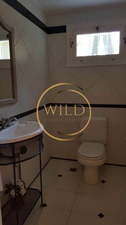 Casa ID.1848 - Excelente casa en alquiler en zona residencial!!! Consulte!!