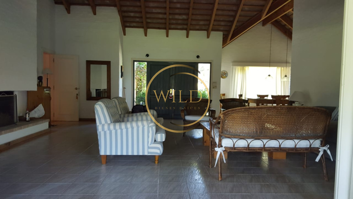 Casa ID.1848 - Excelente casa en alquiler en zona residencial!!! Consulte!!