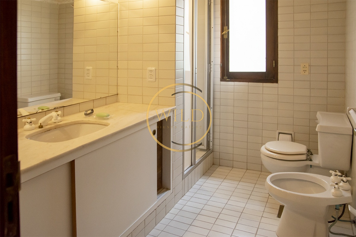 Casa ID.2185 - Hermosa casa en venta en zona de la península.