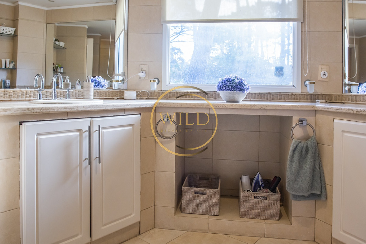 Casa ID.2131 - Casa en Venta de 4 dormitorios en San Rafael , Punta del este 
