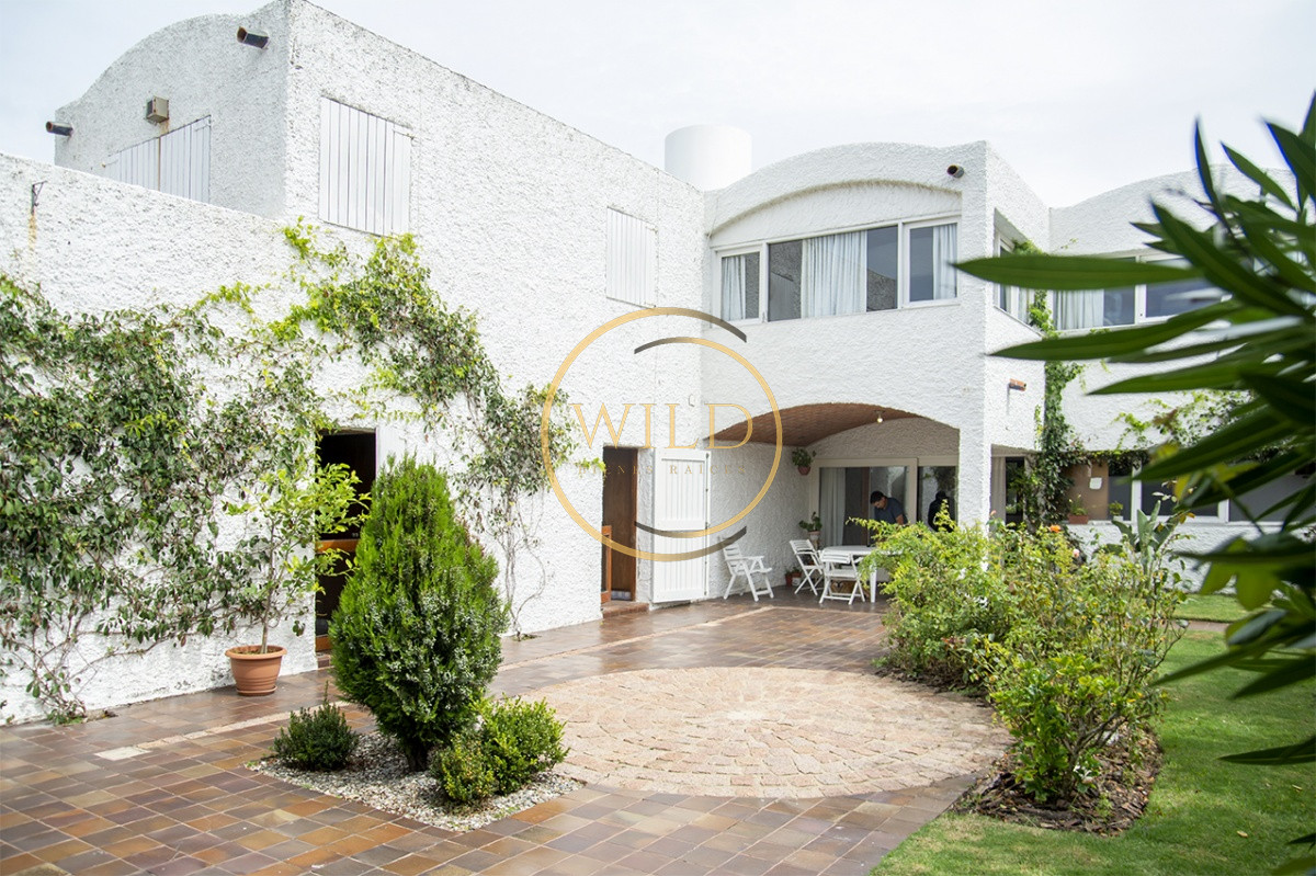 Casa ID.2185 - Hermosa casa en venta en zona de la península.