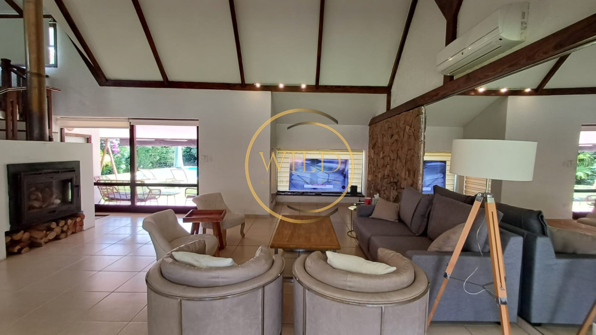 Casa ID.2578 - Vende gran casa para vivir todo el año, de 3 dormitorios en Punta del Este 
