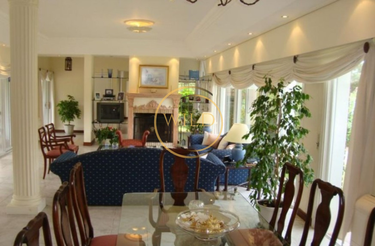 Casa ID.2568 - Hermosa casa en venta de 5 dormitorios.