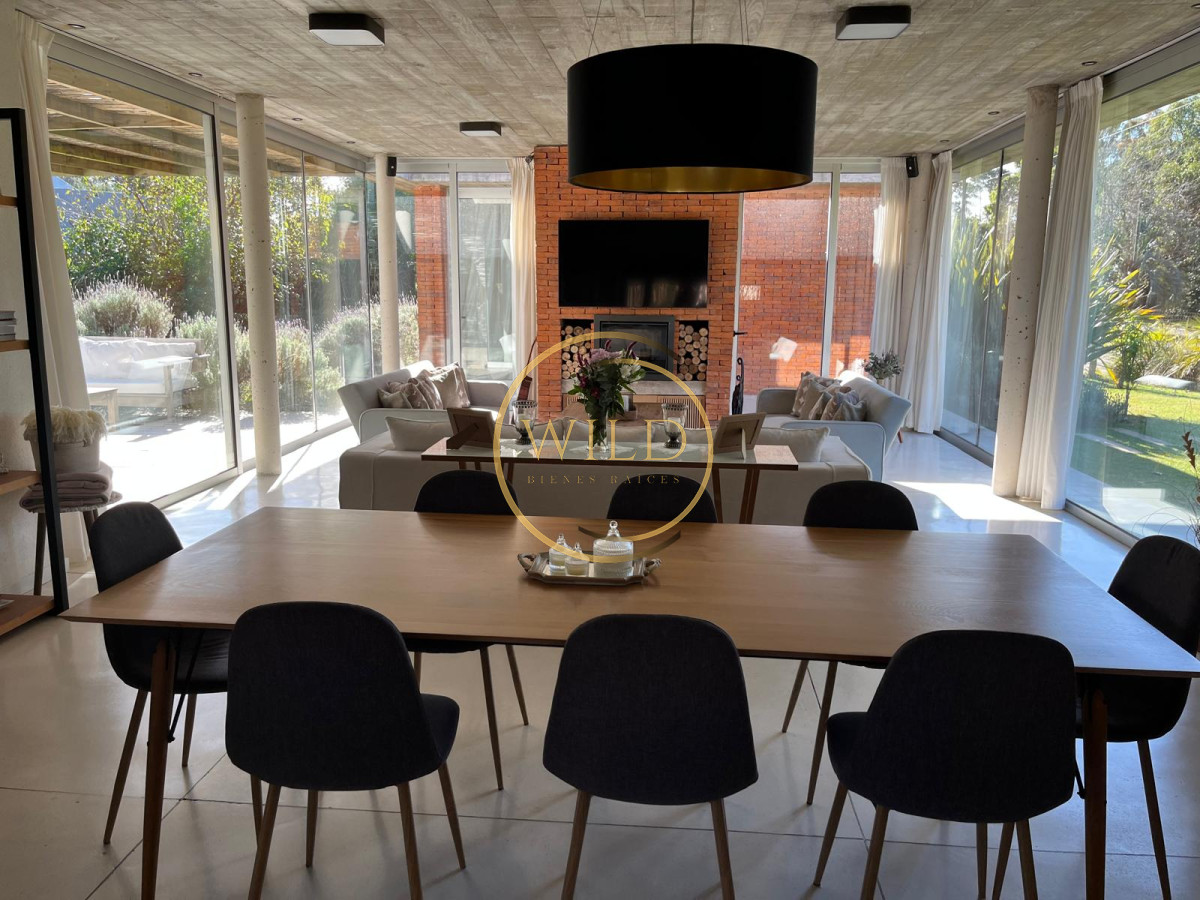 Casa ID.2562 - Casa en venta de 3 dormitorios en Punta del Este.