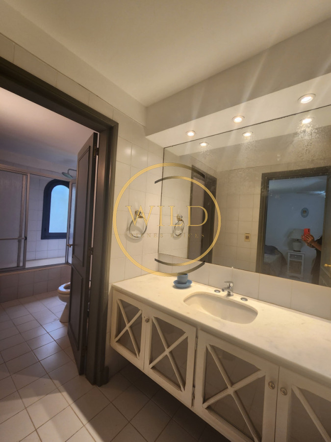 Casa ID.1847 - Casa de Cinco Dormitorios en Suite - Punta del Este