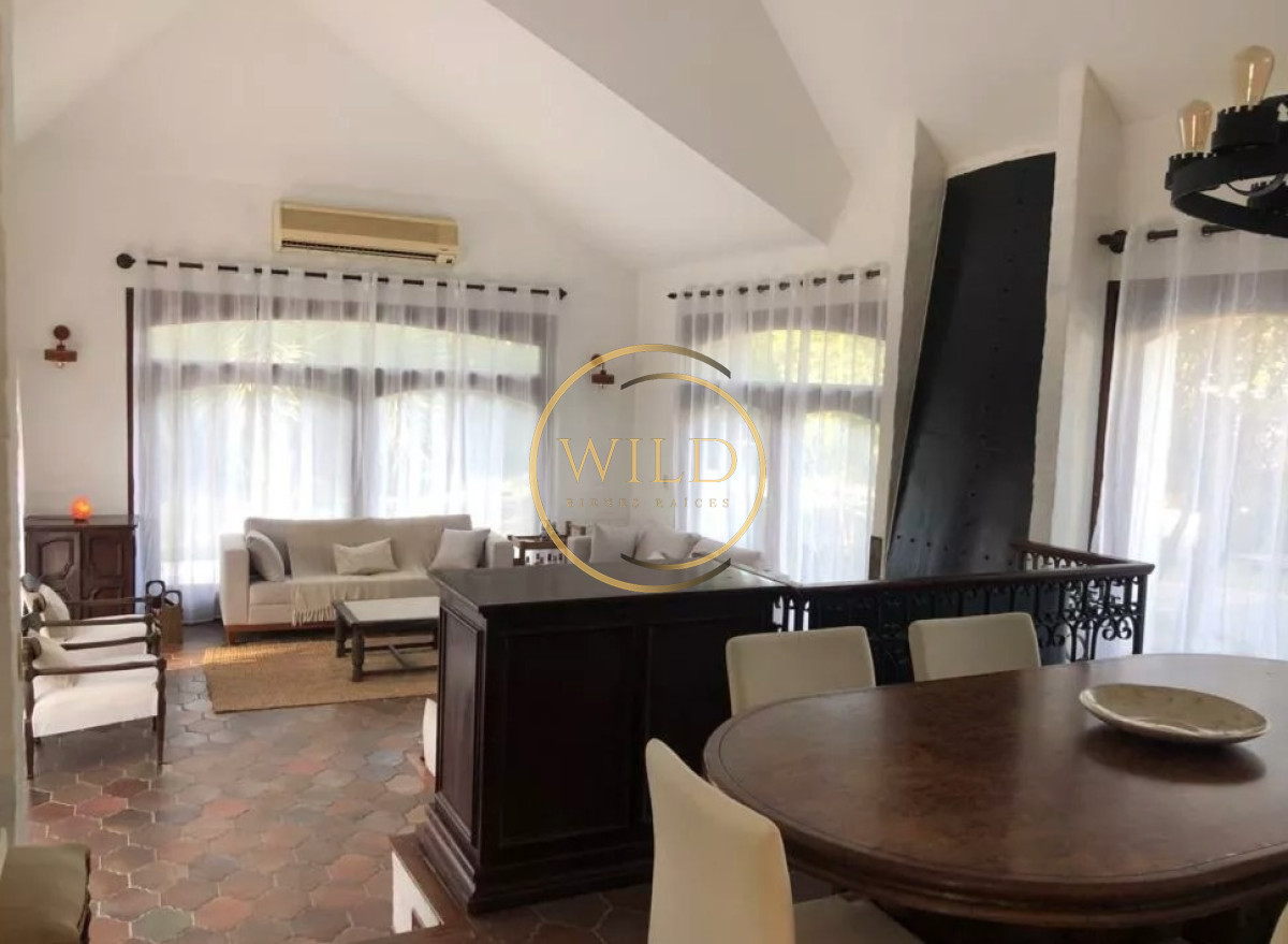 Casa ID.2566 - Vende espectacular casa en Lugano de 3 dormitorios, con piscina y parrillero.