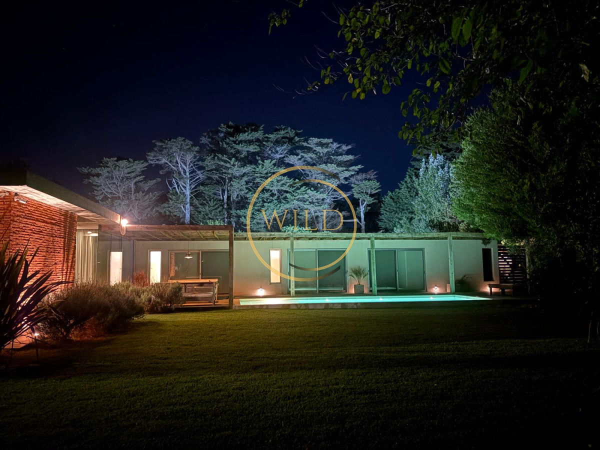 Casa ID.2562 - Casa en venta de 3 dormitorios en Punta del Este.