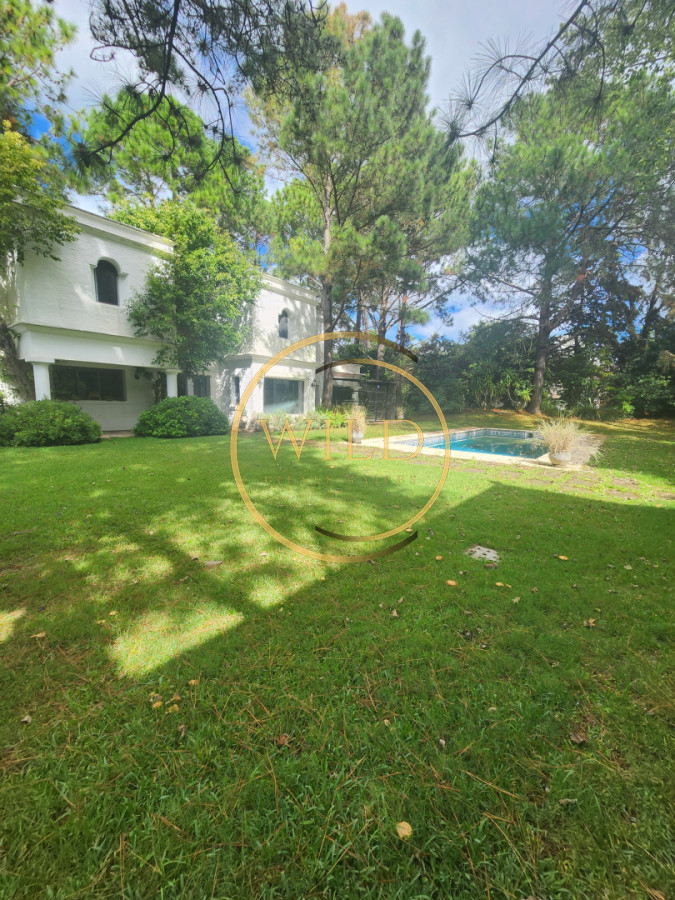 Casa ID.1847 - Casa de Cinco Dormitorios en Suite - Punta del Este