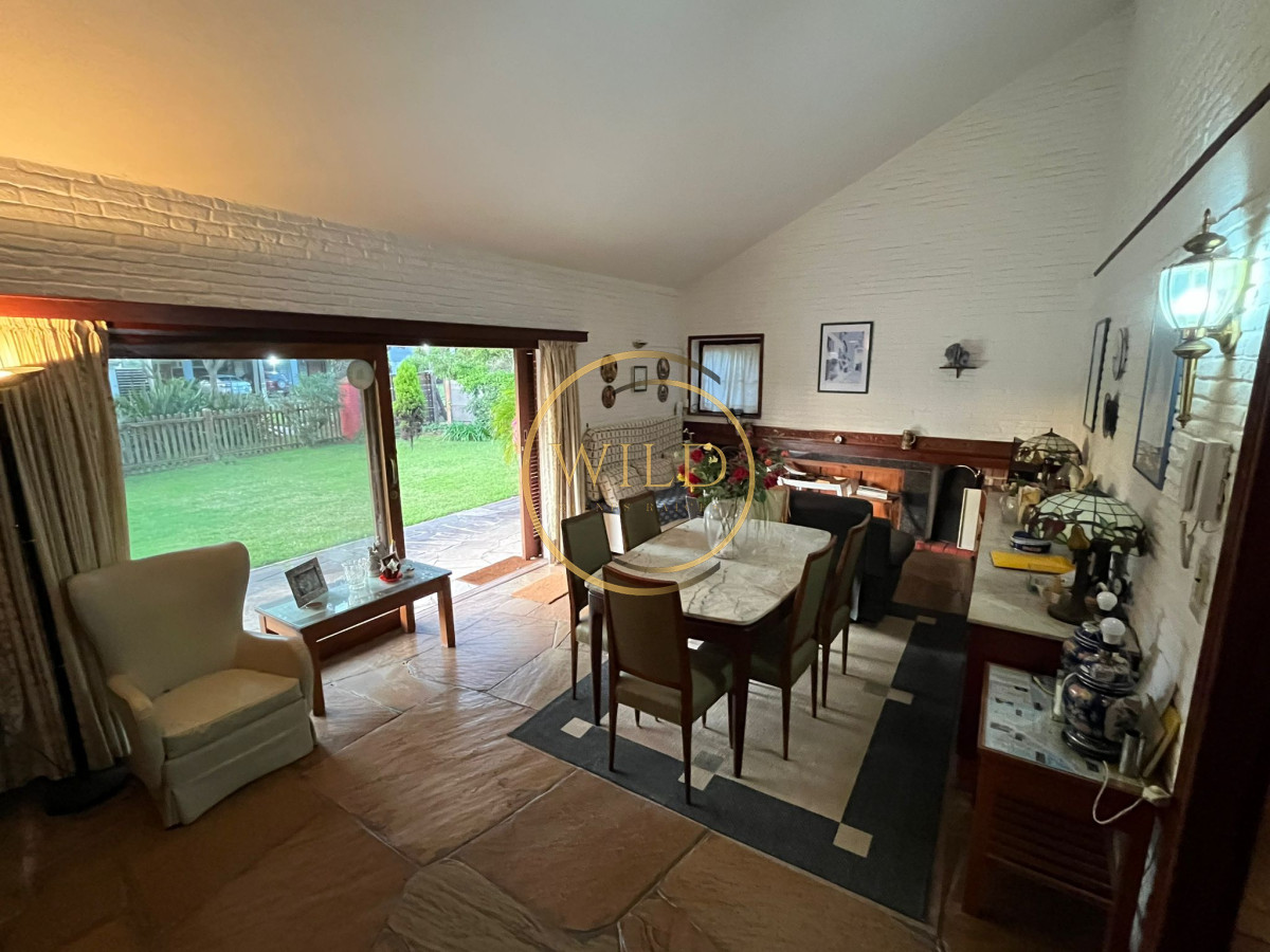 Casa ID.2172 - Vende casa de 3 dormitorios en Pinares, Punta del Este 