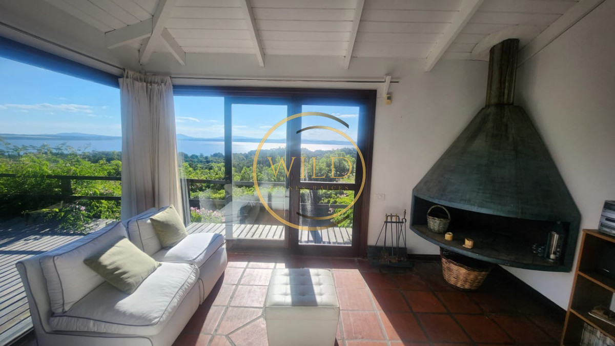 Casa ID.2393 - Vende casa de 4 dormitorios con vista a la laguna del sauce, Maldonado 