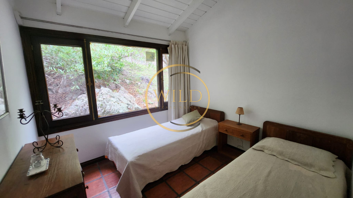 Casa ID.2393 - Vende casa de 4 dormitorios con vista a la laguna del sauce, Maldonado 