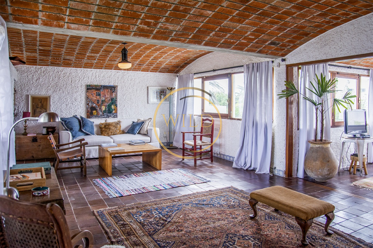 Casa ID.2185 - Hermosa casa en venta en zona de la península.