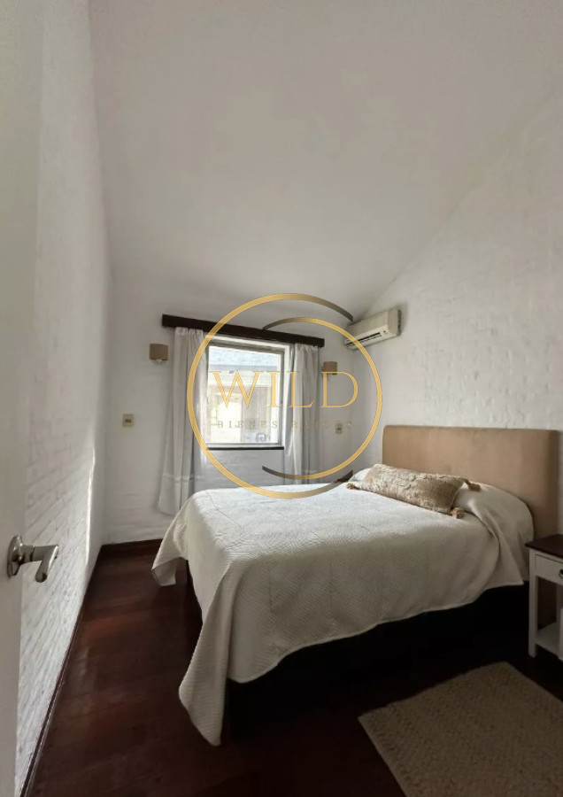 Casa ID.2566 - Vende espectacular casa en Lugano de 3 dormitorios, con piscina y parrillero.