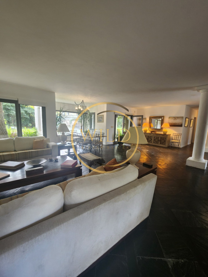 Casa ID.1847 - Casa de Cinco Dormitorios en Suite - Punta del Este