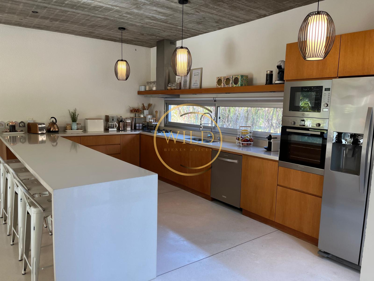 Casa ID.2562 - Casa en venta de 3 dormitorios en Punta del Este.