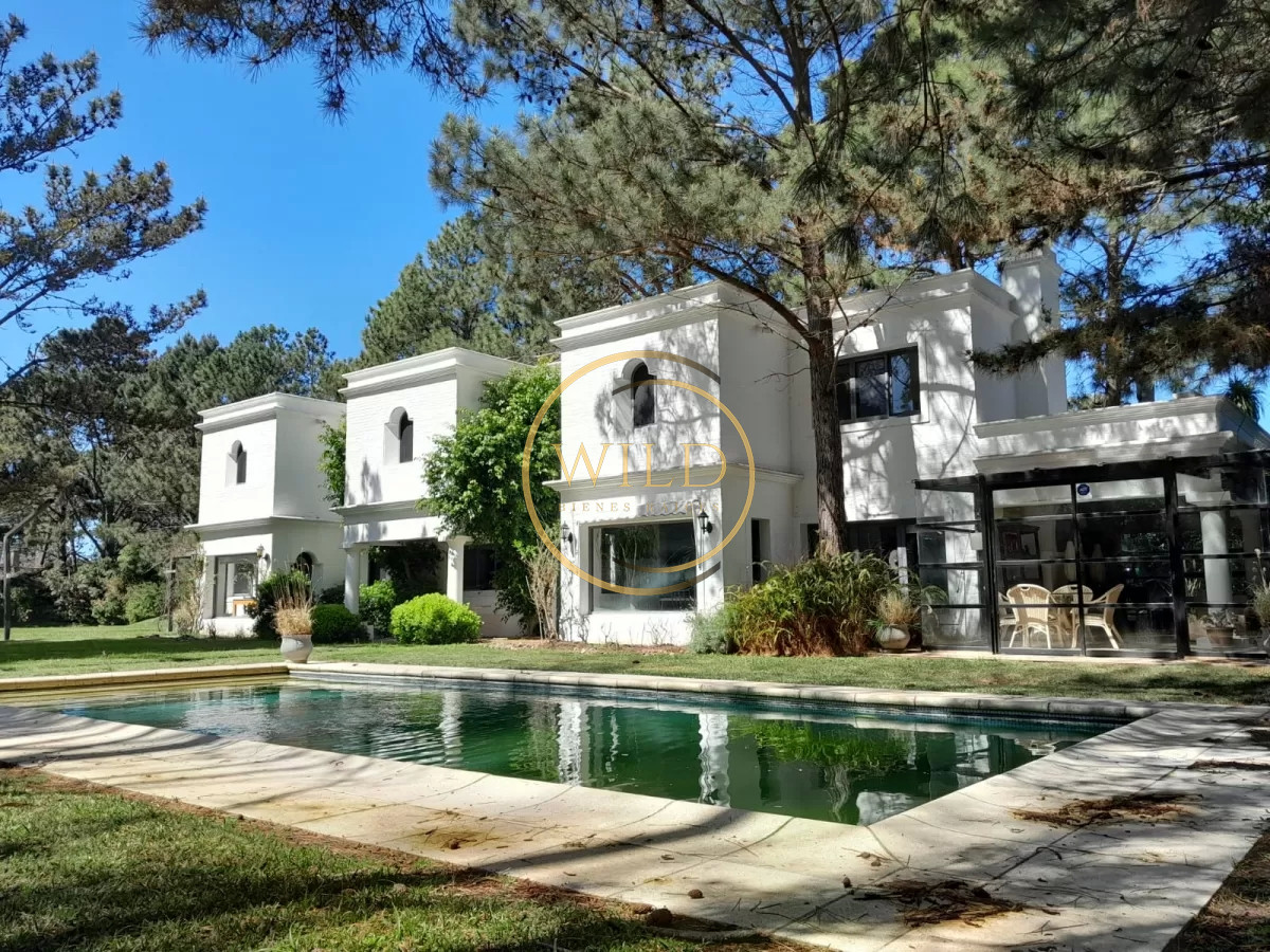 Casa ID.1847 - Casa de Cinco Dormitorios en Suite - Punta del Este