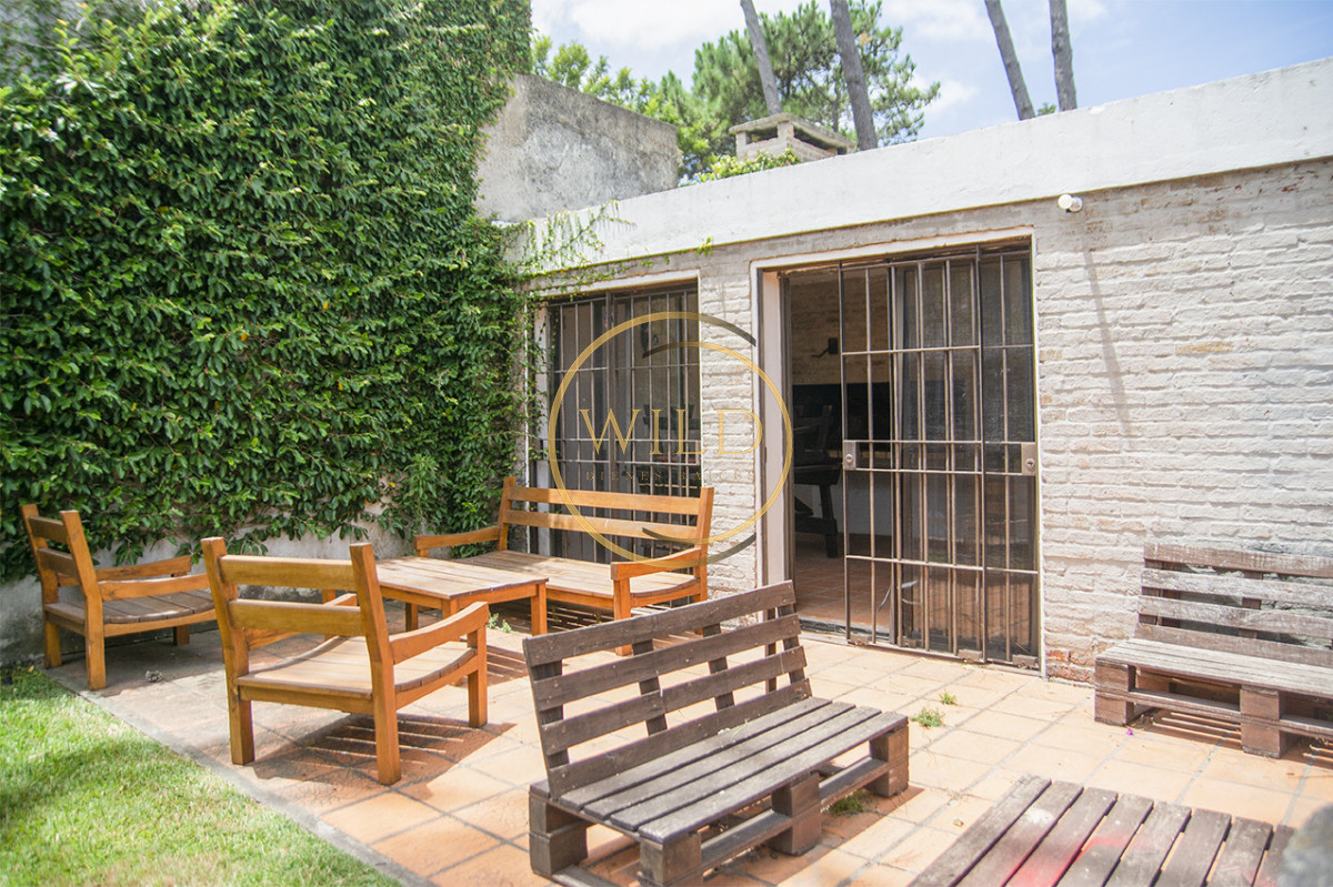 Casa ID.5675 - Excelente chalet de 5 dormitorios en venta a pasos de Playa Mansa Punta del Este