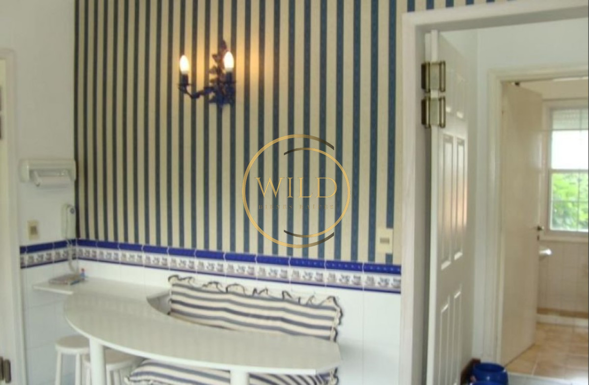 Casa ID.2568 - Hermosa casa en venta de 5 dormitorios.