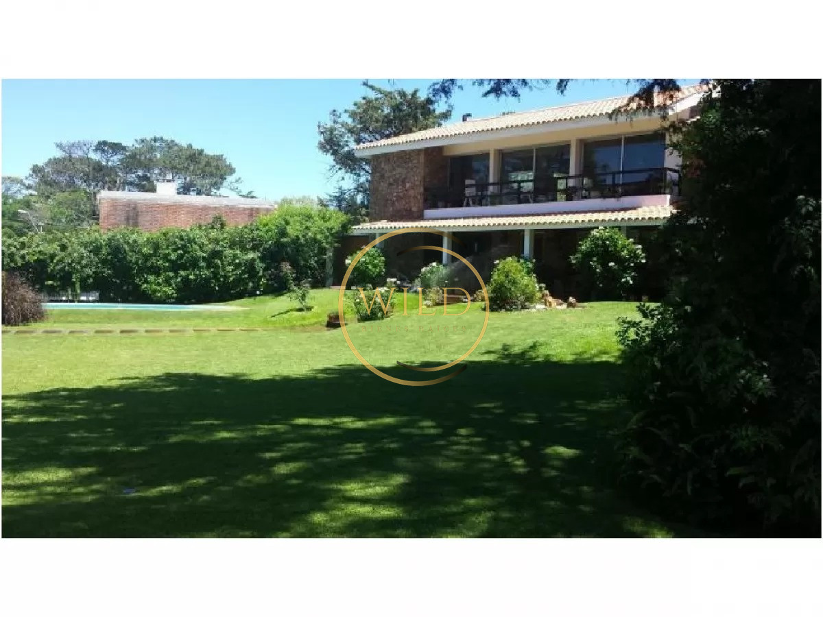Casa ID.2524 - Espectacular casa en venta en Punta del Este, 6 dormitorios