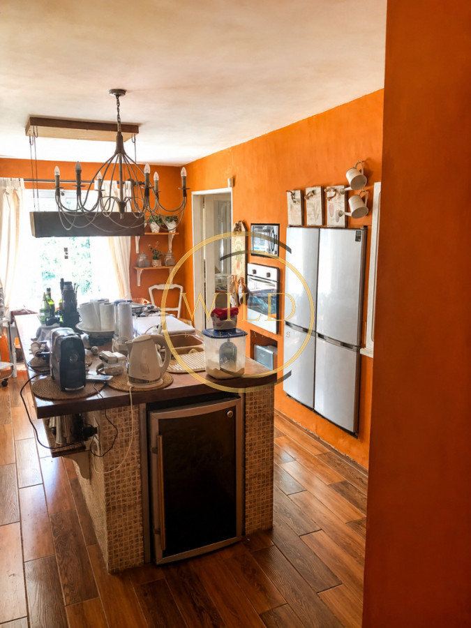 Casa ID.2291 - Chalet de 4 dormitorios, piscina y parrillero en alquiler. Zona tranquila. Punta del Este.