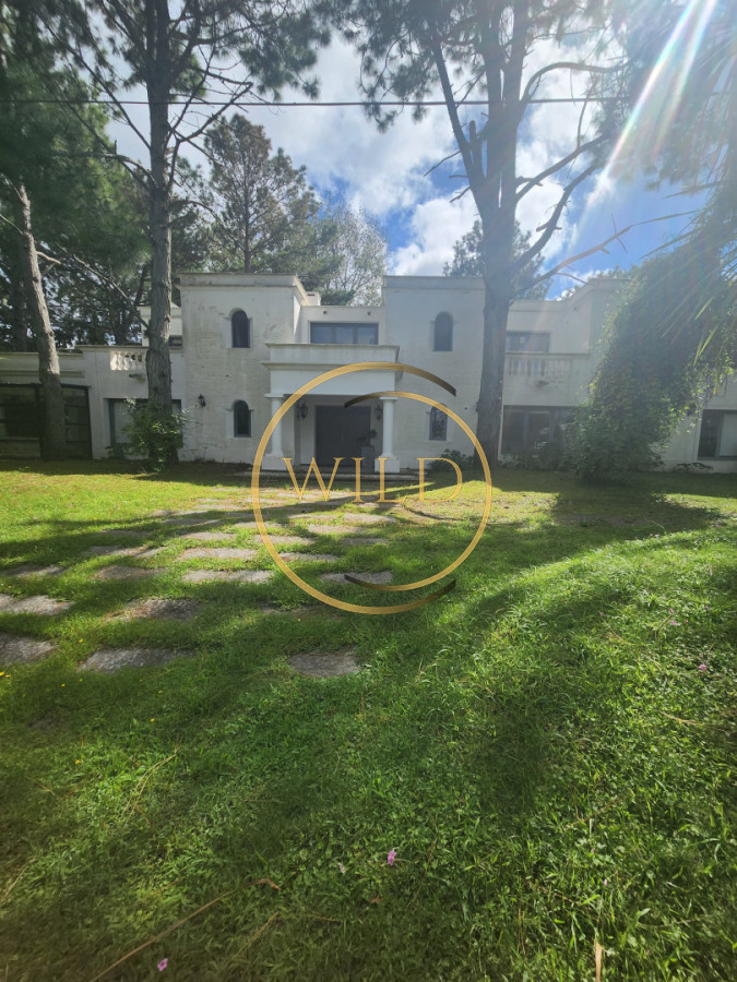 Casa ID.1847 - Casa de Cinco Dormitorios en Suite - Punta del Este