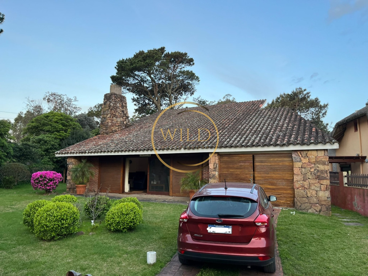 Casa ID.2172 - Vende casa de 3 dormitorios en Pinares, Punta del Este 