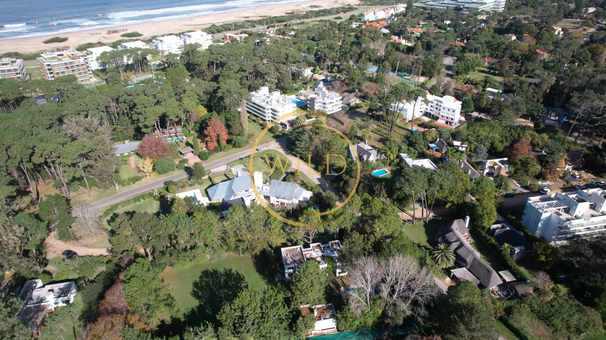 Casa ID.1847 - Casa de Cinco Dormitorios en Suite - Punta del Este