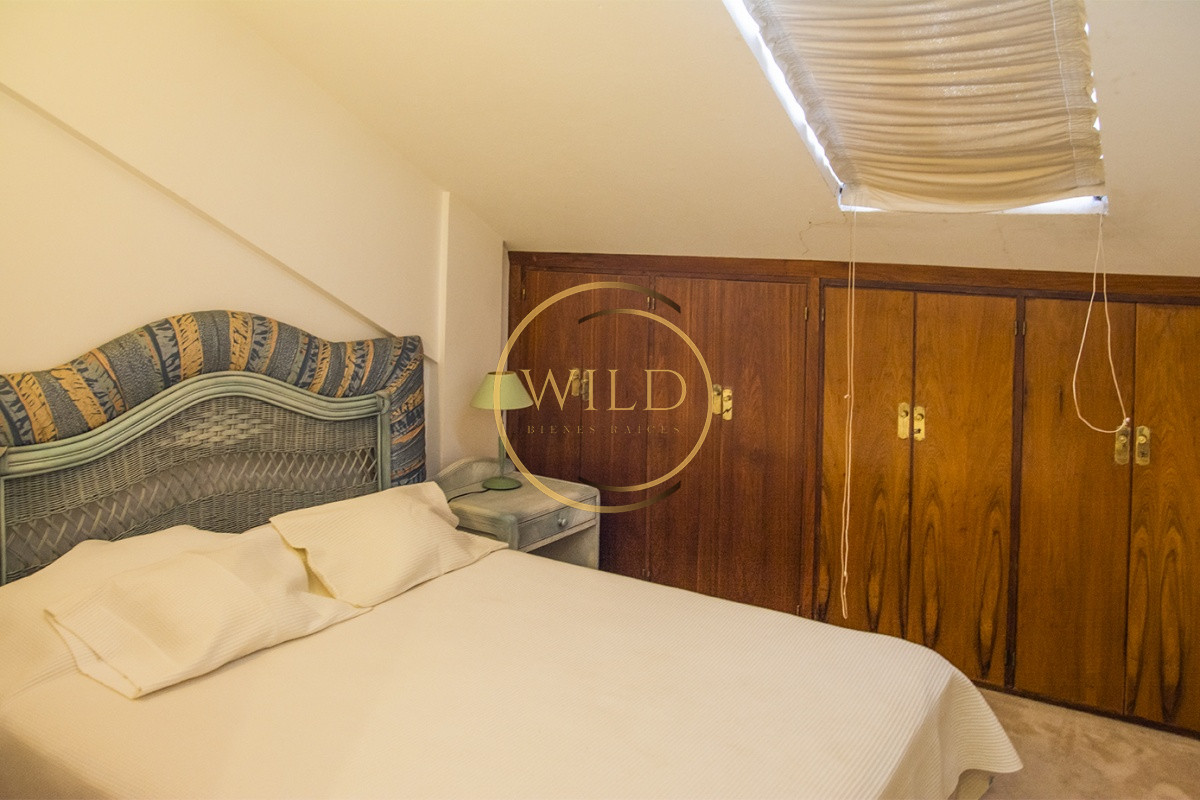 Casa ID.2580 - Casa a la venta en playa mansa Punta Del Este, gran tamaño ubicada en zona privilegiada.
