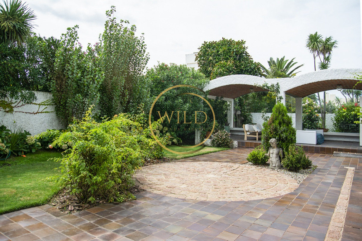 Casa ID.2185 - Hermosa casa en venta en zona de la península.