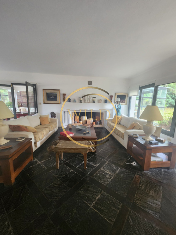 Casa ID.1847 - Casa de Cinco Dormitorios en Suite - Punta del Este