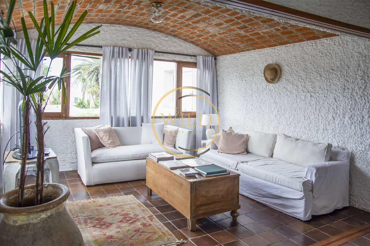 Casa ID.2185 - Hermosa casa en venta en zona de la península.