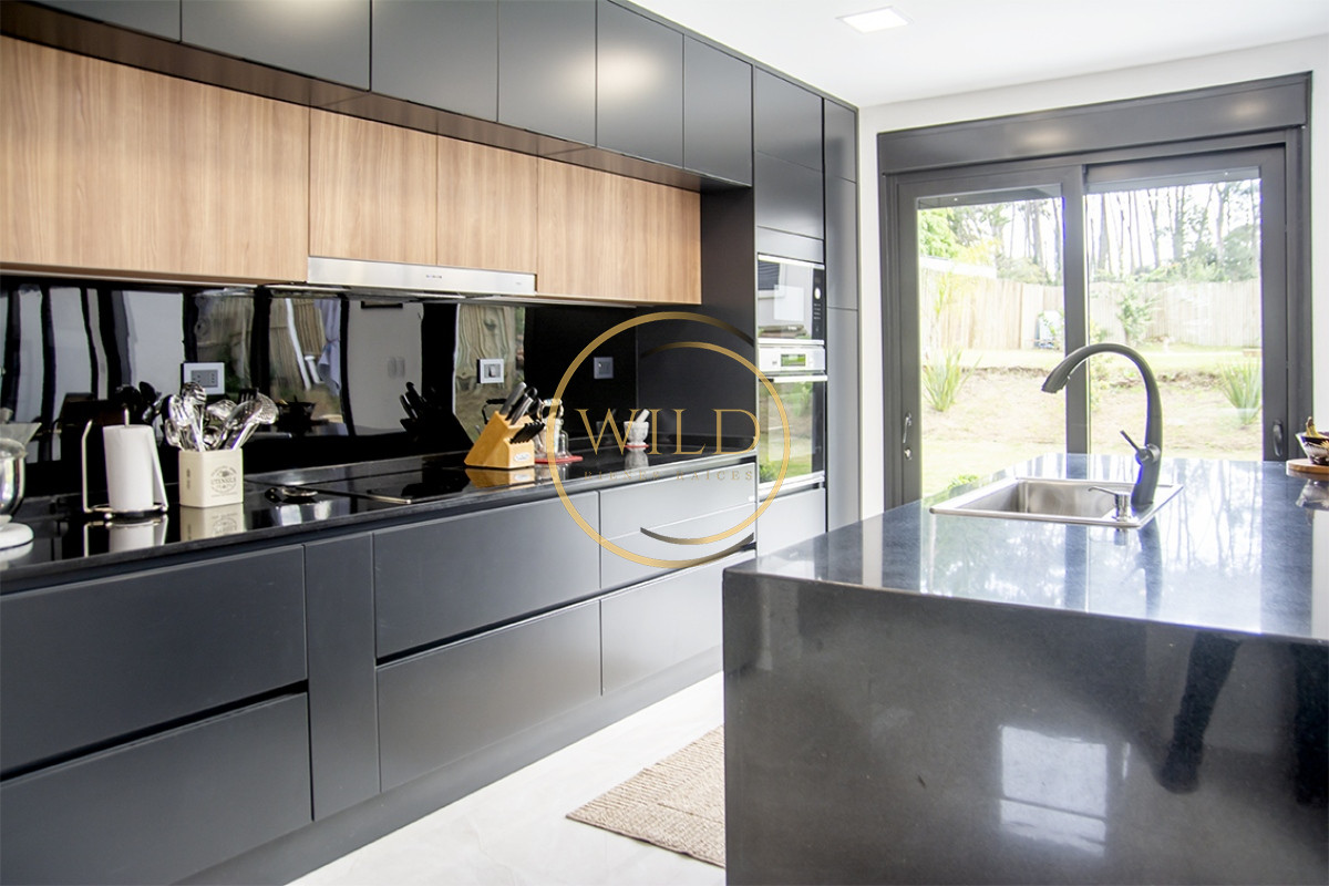Casa ID.2201 - Casa ideal de 4 dormitorios en suite en San Rafael Punta del Este.