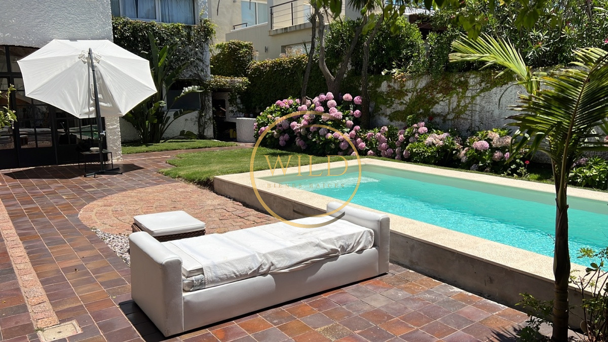 Casa ID.2185 - Hermosa casa en venta en zona de la península.