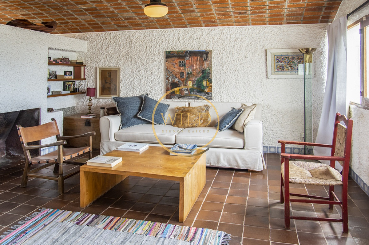 Casa ID.2185 - Hermosa casa en venta en zona de la península.