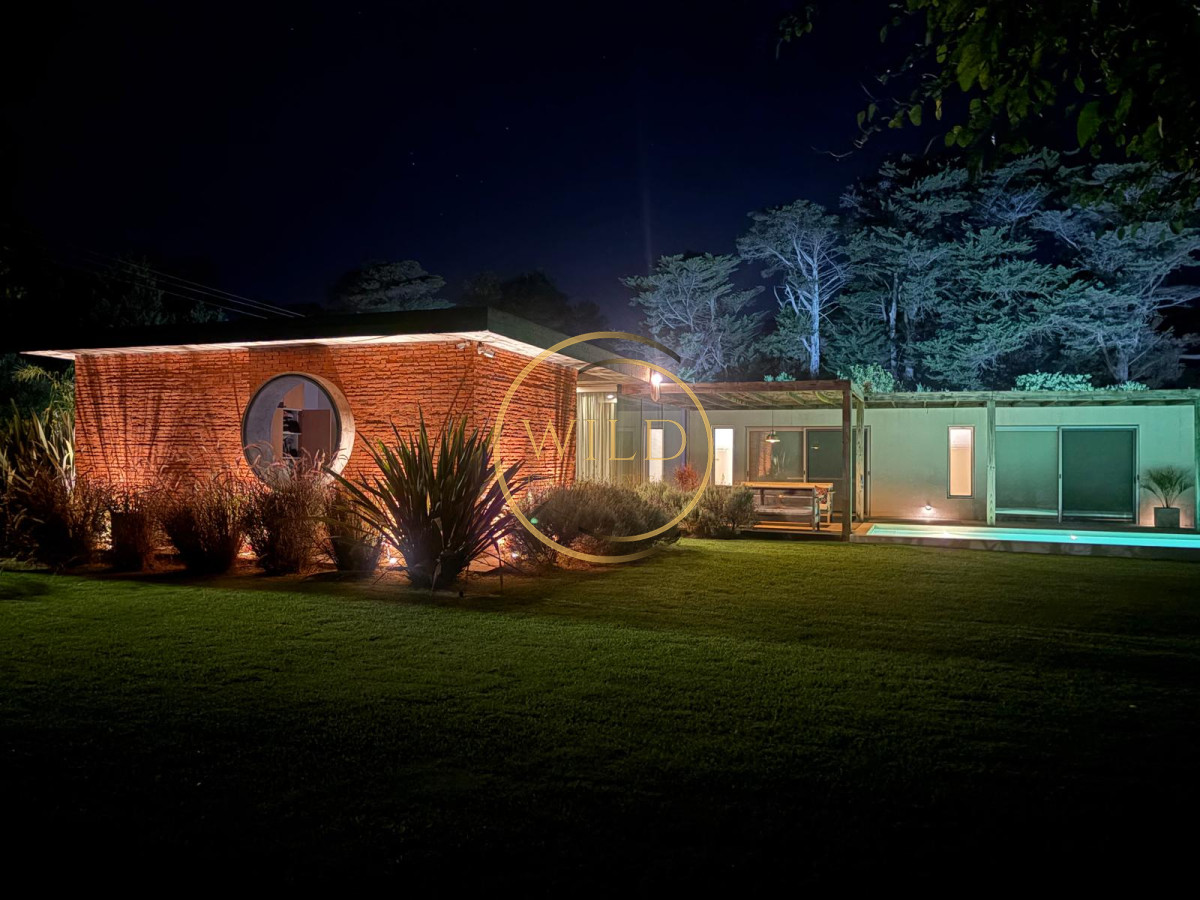 Casa ID.2562 - Casa en venta de 3 dormitorios en Punta del Este.