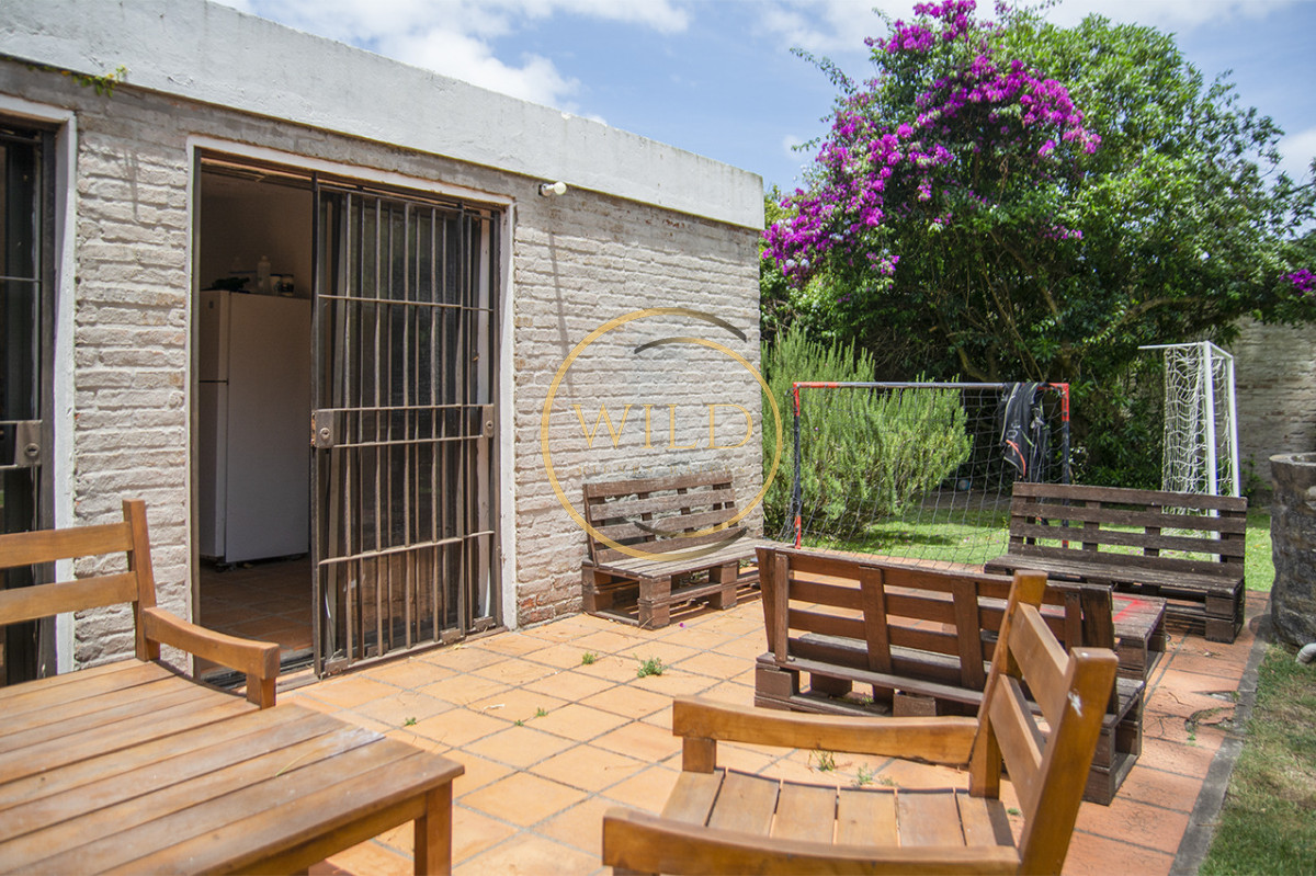 Casa ID.5675 - Excelente chalet de 5 dormitorios en venta a pasos de Playa Mansa Punta del Este