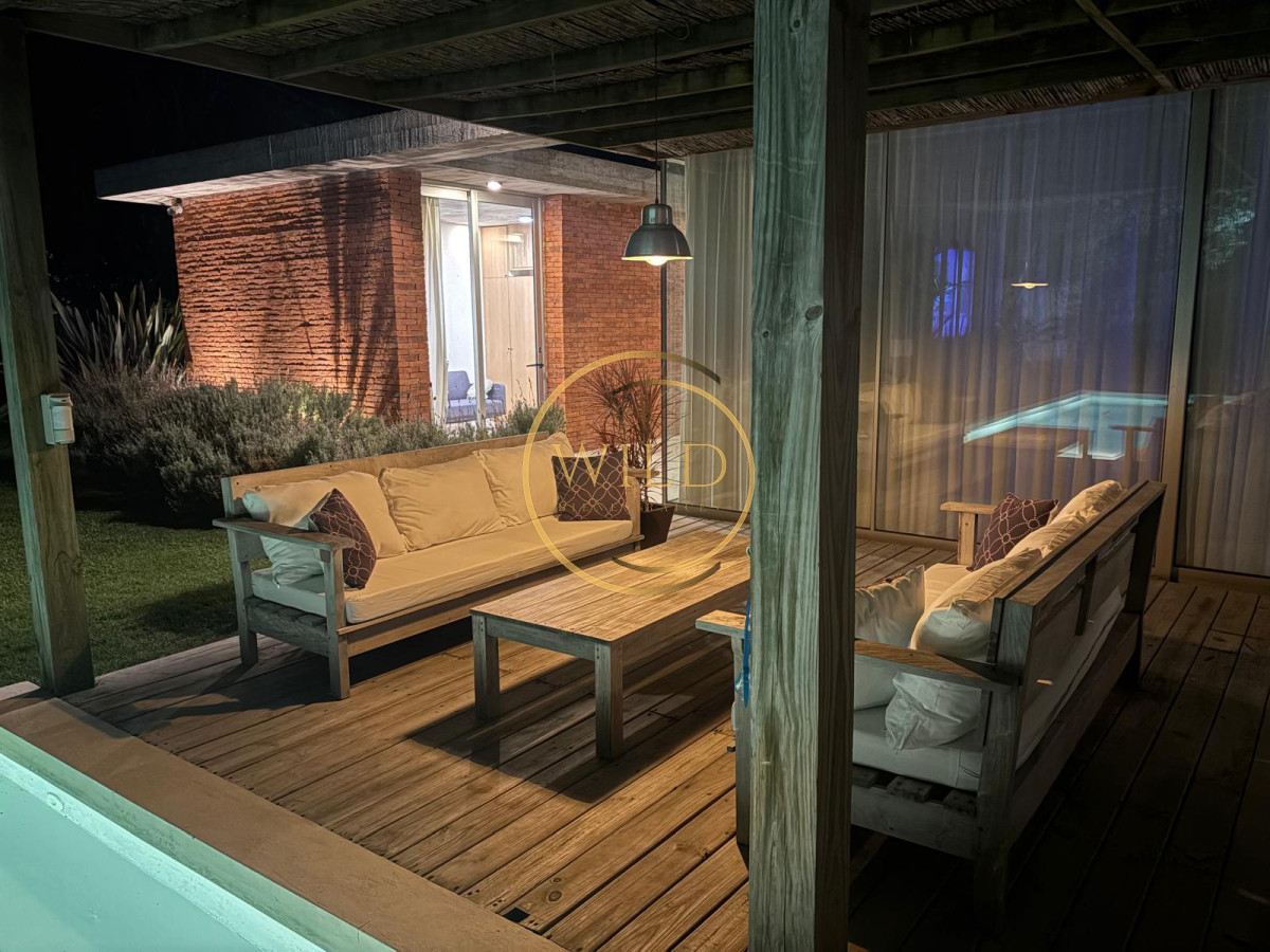 Casa ID.2562 - Casa en venta de 3 dormitorios en Punta del Este.