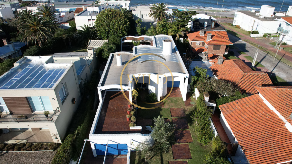 Casa ID.2185 - Hermosa casa en venta en zona de la península.