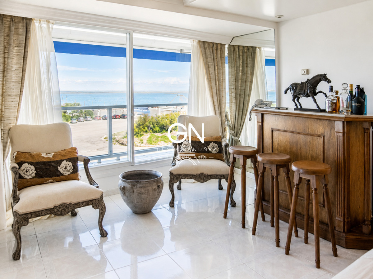 Apartamento ID.3845 - Hermoso Departamento en venta con vista al mar, primera fila
