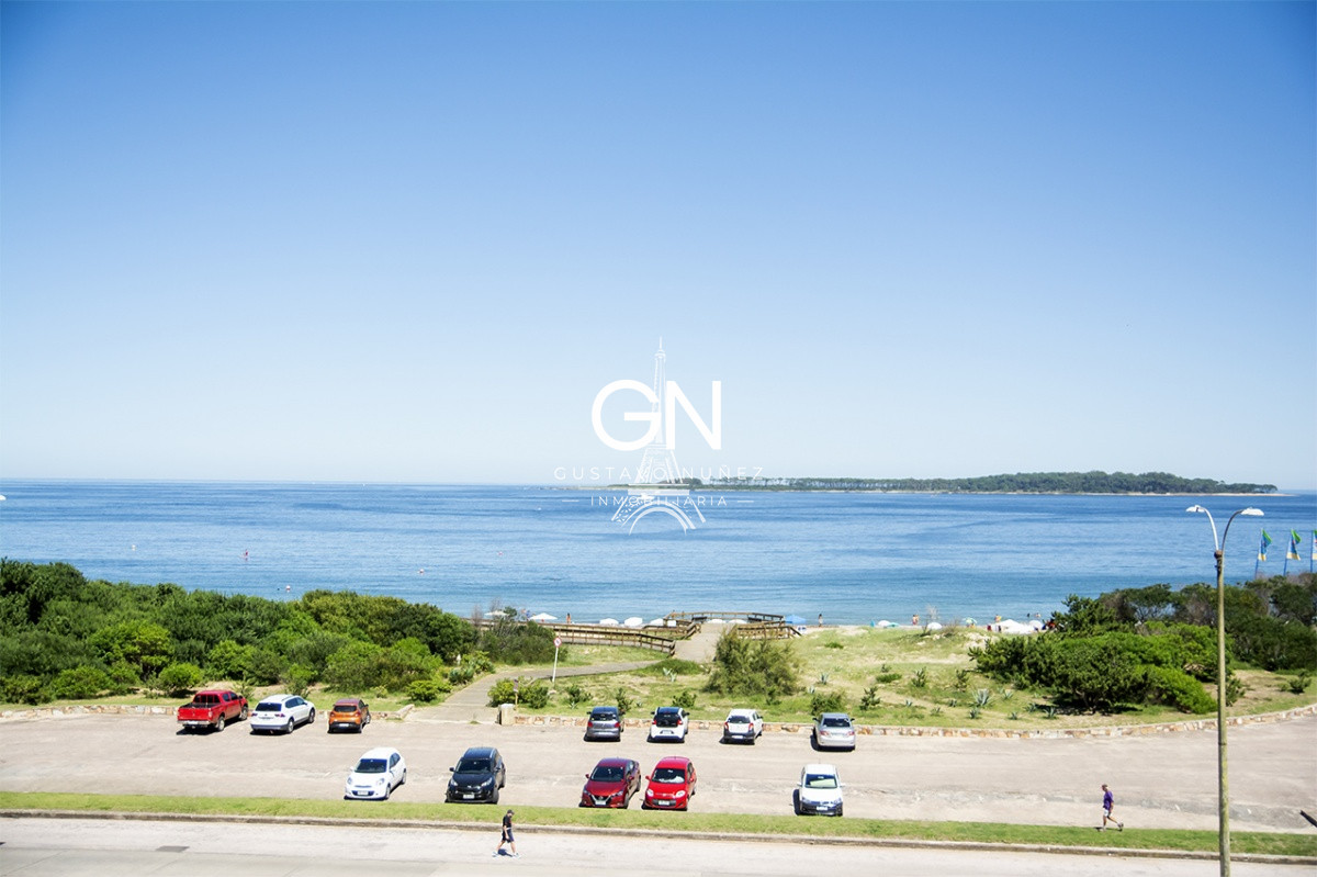 Apartamento ID.3845 - Hermoso Departamento en venta con vista al mar, primera fila