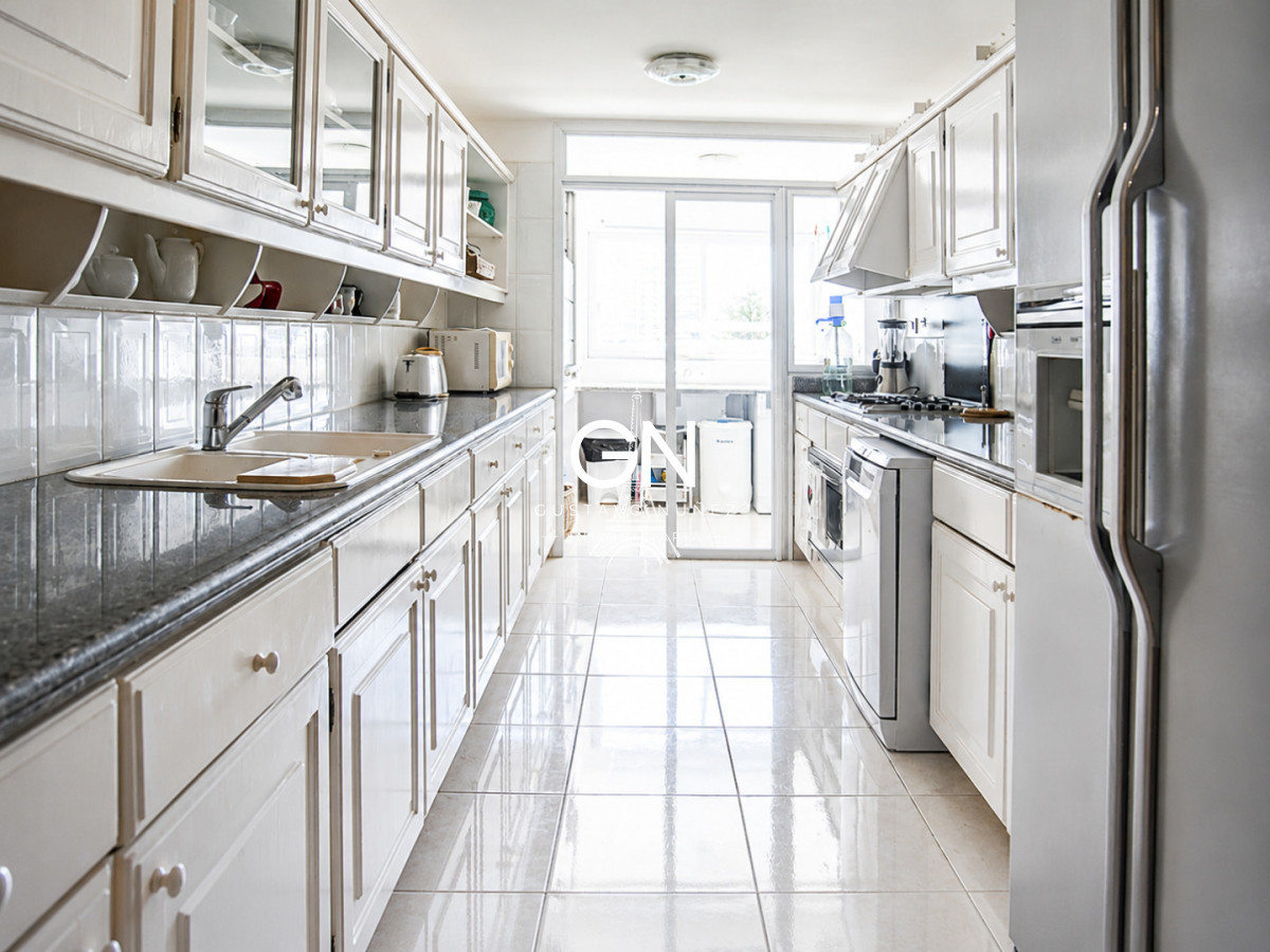 Apartamento ID.3845 - Hermoso Departamento en venta con vista al mar, primera fila