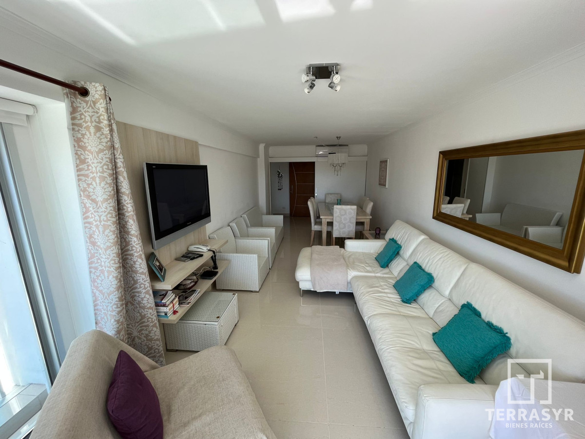 Apartamento ID.594 - Apartamento en venta de  2 dormitorios en Punta Del Este - Miami Boulevard
