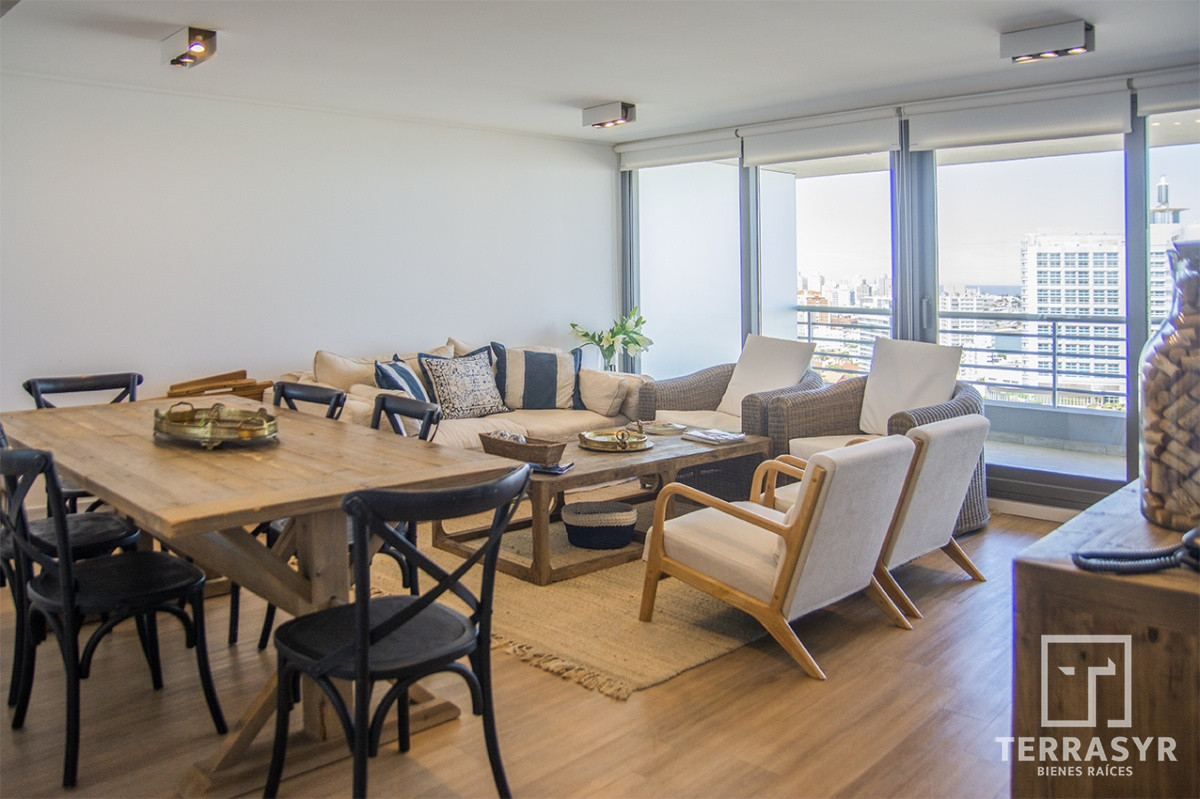 Apartamento ID.593 - Departamento de 2 suites en venta en Alexander Boulevard, Playa Mansa