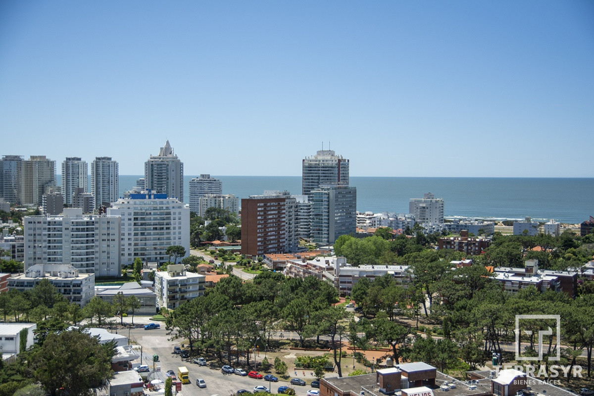 Apartamento ID.593 - Departamento de 2 suites en venta en Alexander Boulevard, Playa Mansa