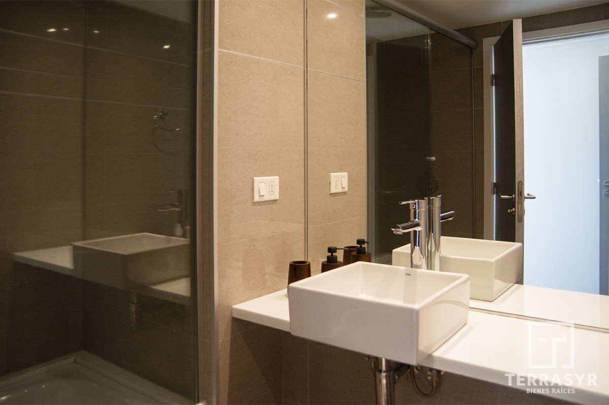 Apartamento ID.593 - Departamento de 2 suites en venta en Alexander Boulevard, Playa Mansa