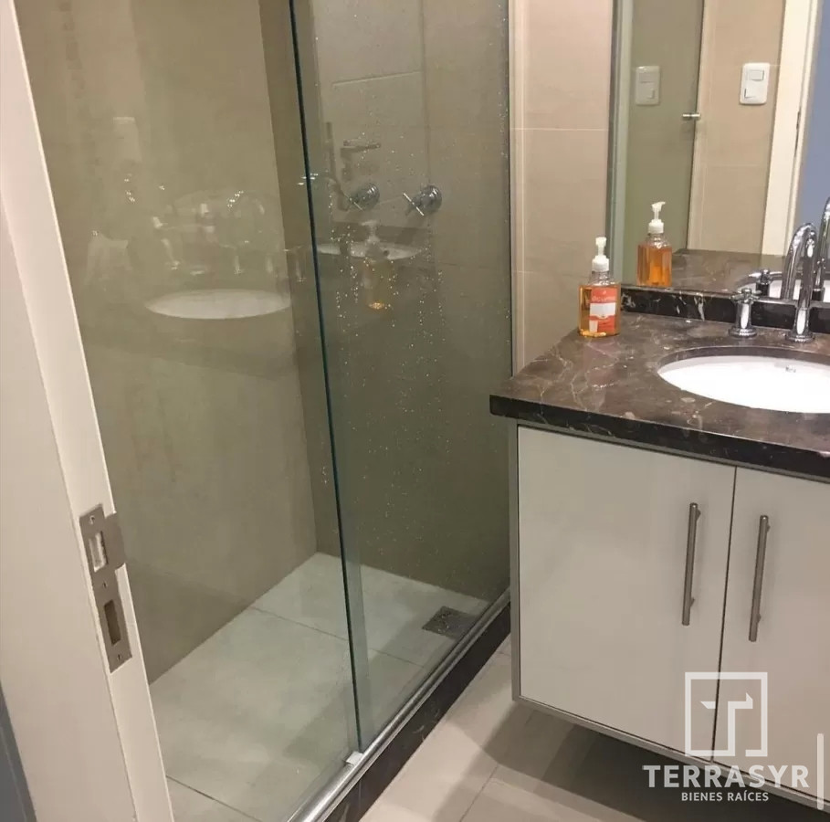 Apartamento ID.596 - Departamento de 2 dormitorios con parrillero en venta en Casino Tower
